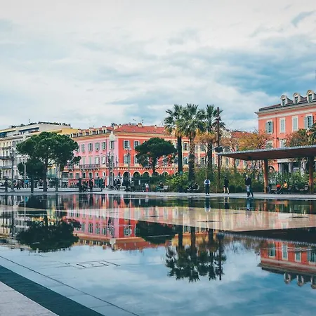 Escale De Nizza